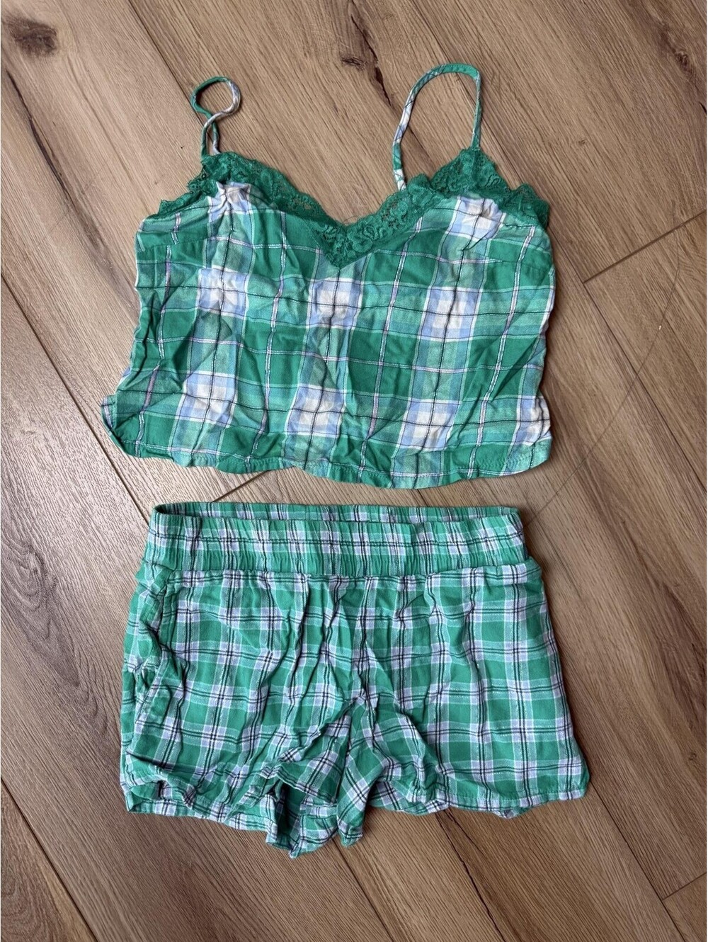 Colsie Pajama Set Womens Size XS Green Plaid Cami Top Shorts Lace Trim Sleepwear